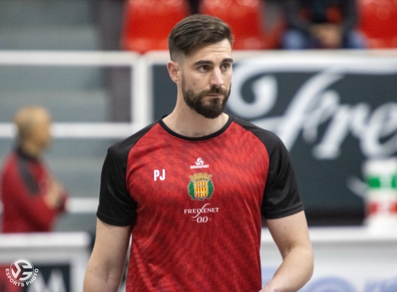 Pol Josa con la equipación del CE Noia Freixenet en OK Liga